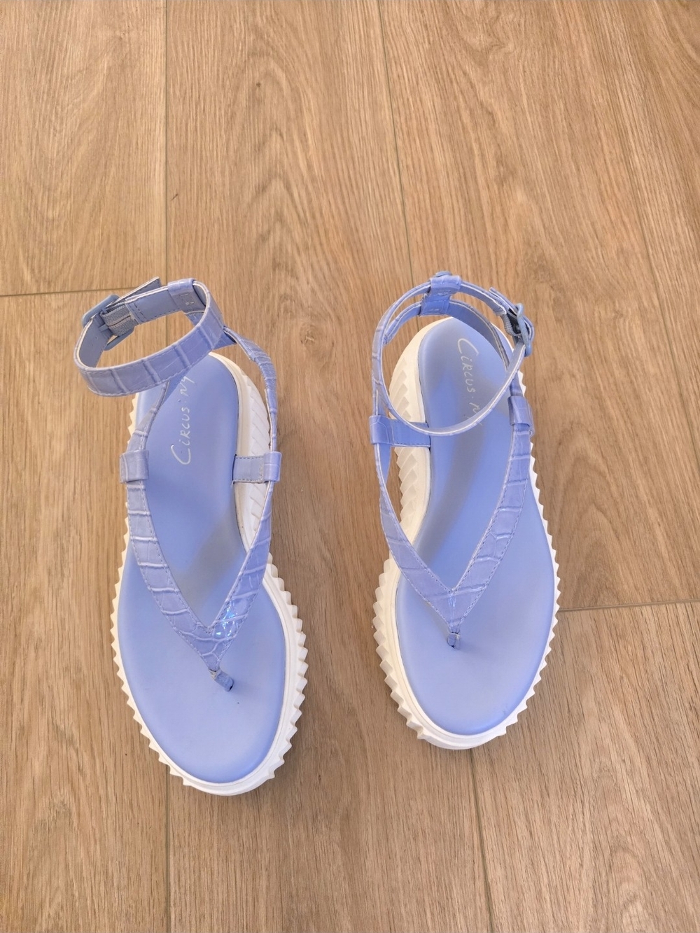 Circus by Sam Edelman Elana Periwinkle Platform Thong Sandals W/ Ankle Strap